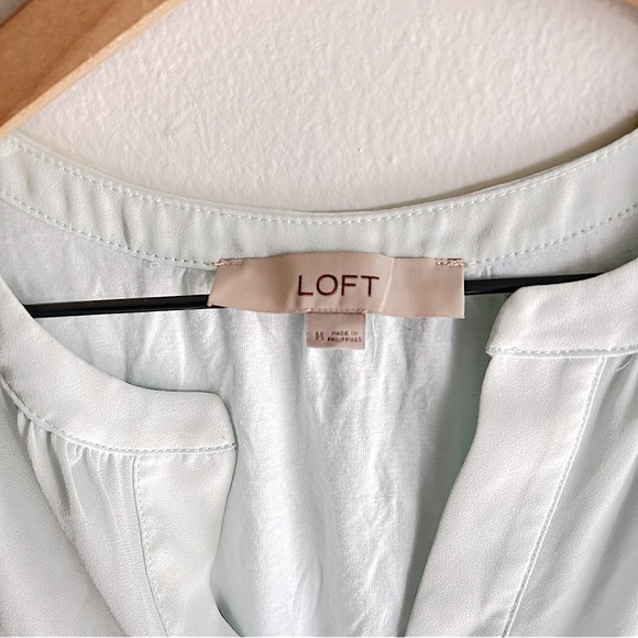 LOFT Mint green open neck flutter cap sleeve blouse - size M - Picture 2 of 4